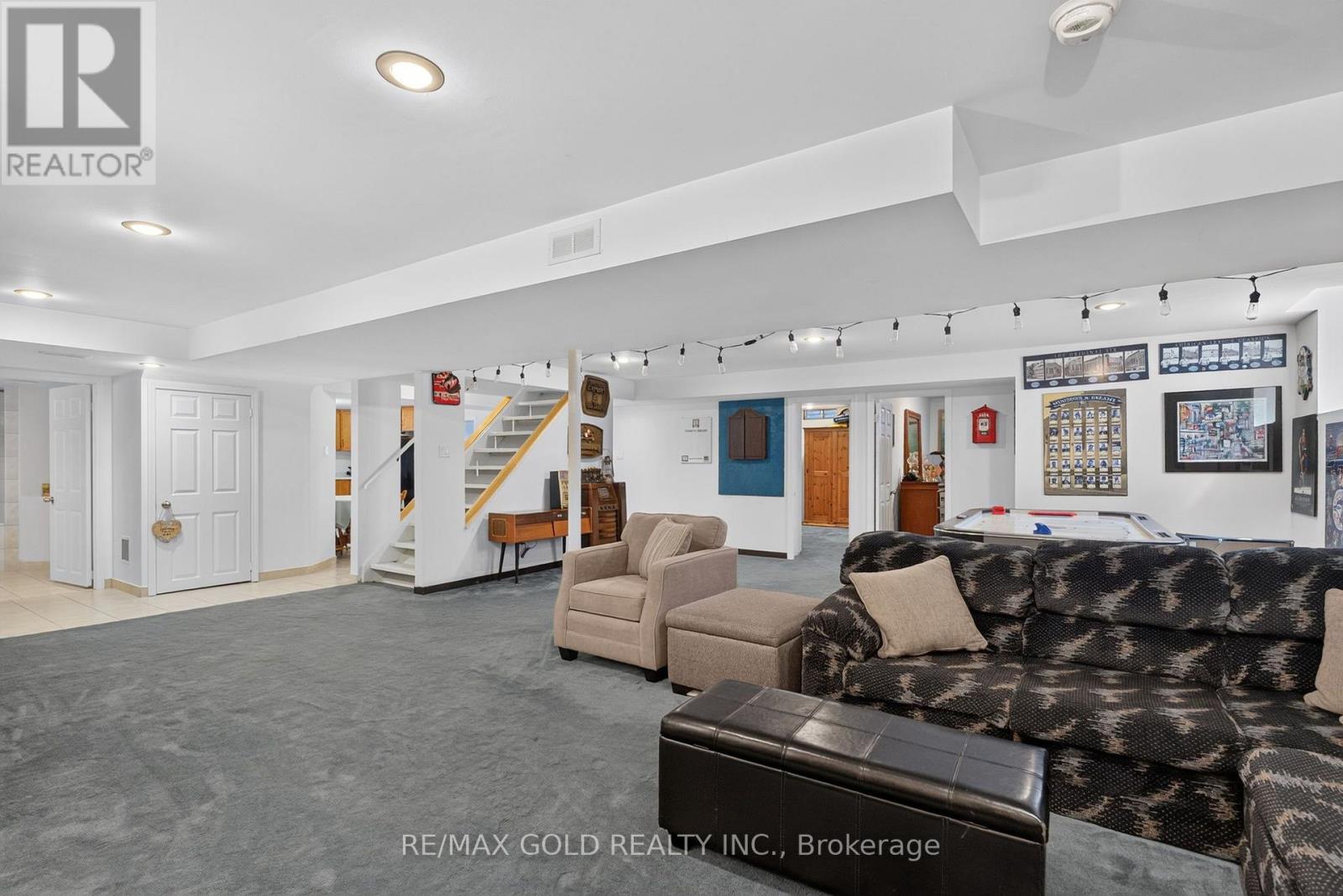 40 SHADYWOOD ROAD - 38