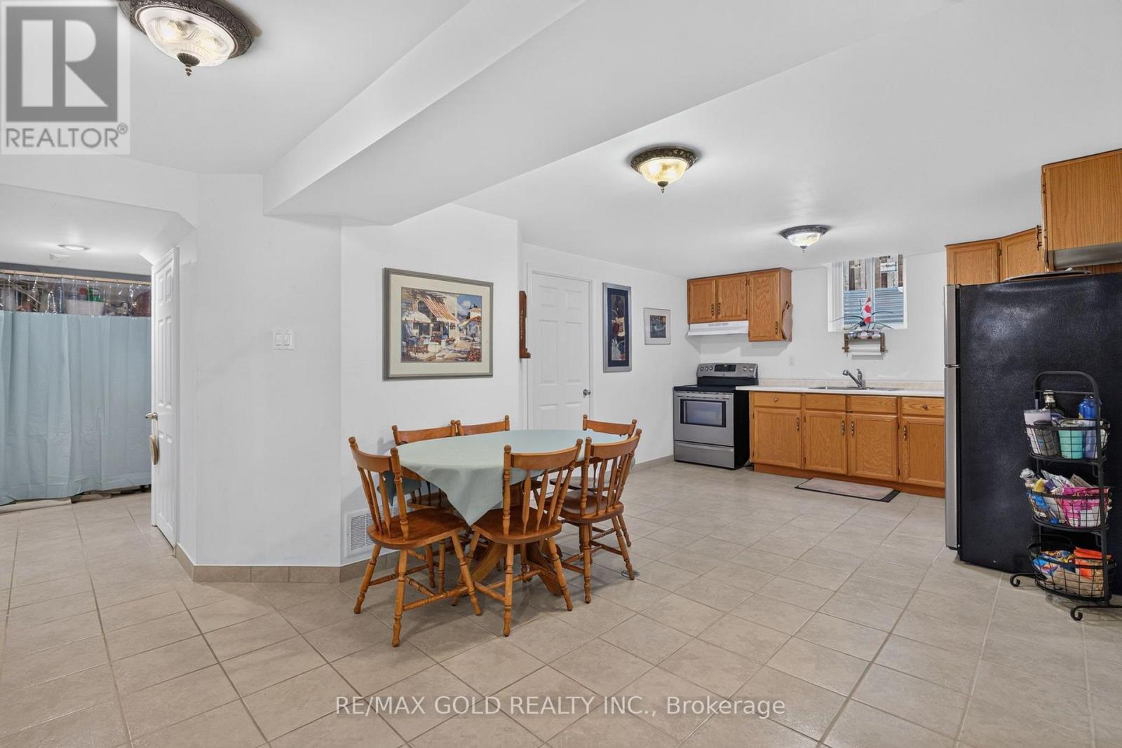 40 SHADYWOOD ROAD - 43