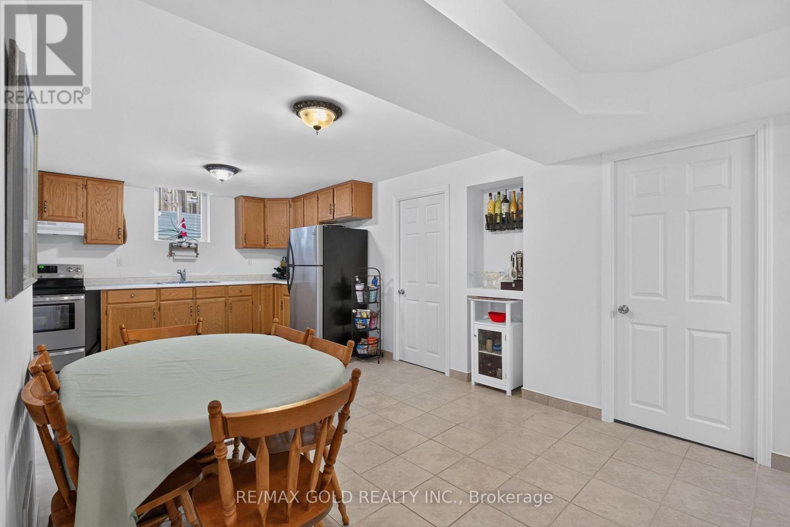 40 SHADYWOOD ROAD - 44