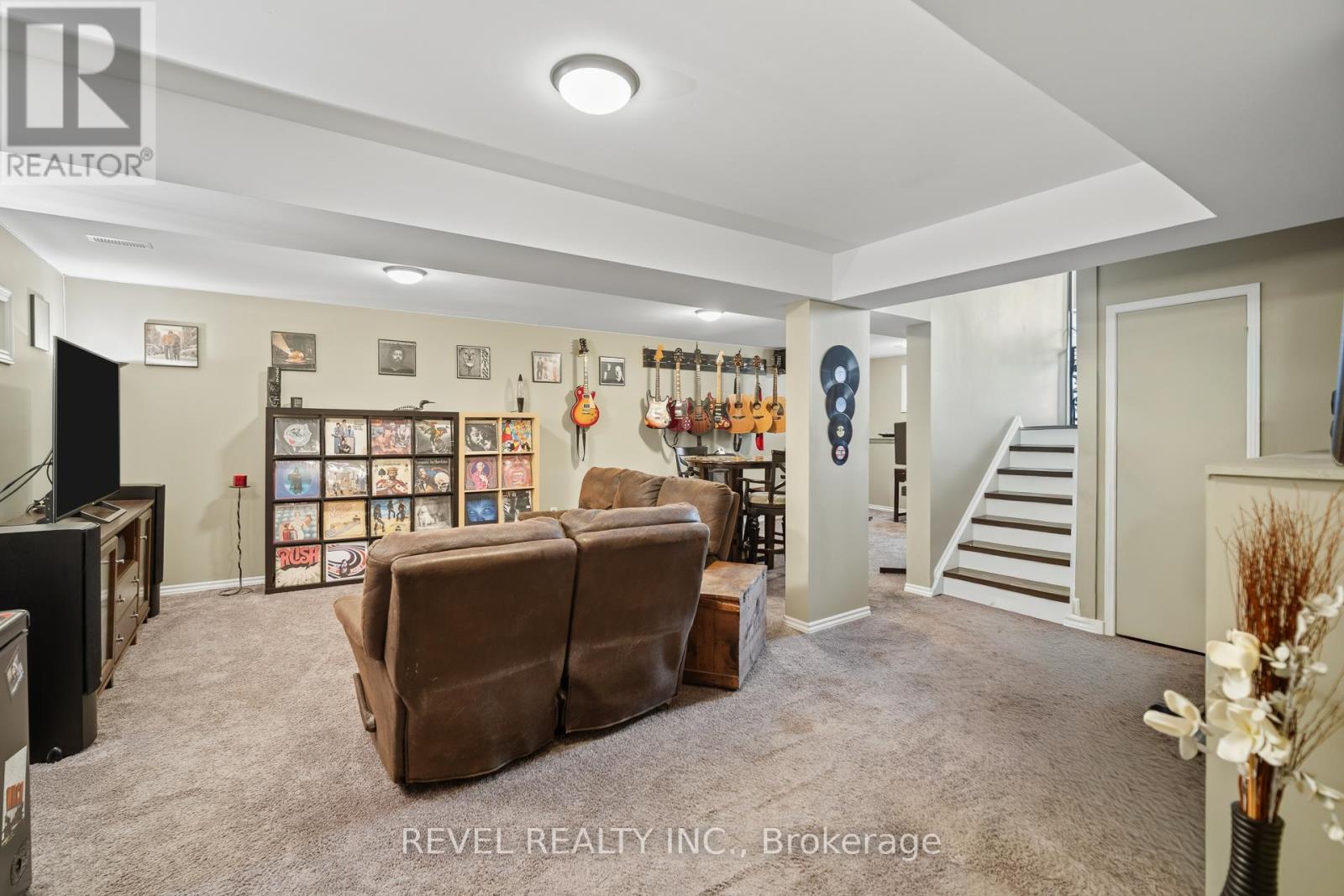 29 SAINT JOHN STREET - 35