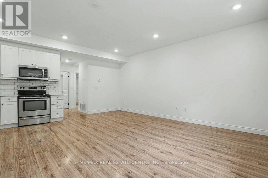 #B105 112 UNION STREET E - 6