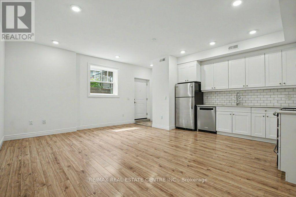 #B105 112 UNION STREET E - 8