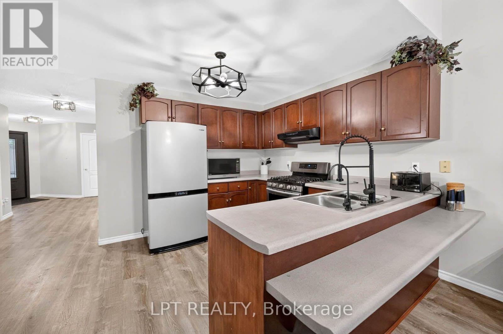 43 LIAM DRIVE - 27