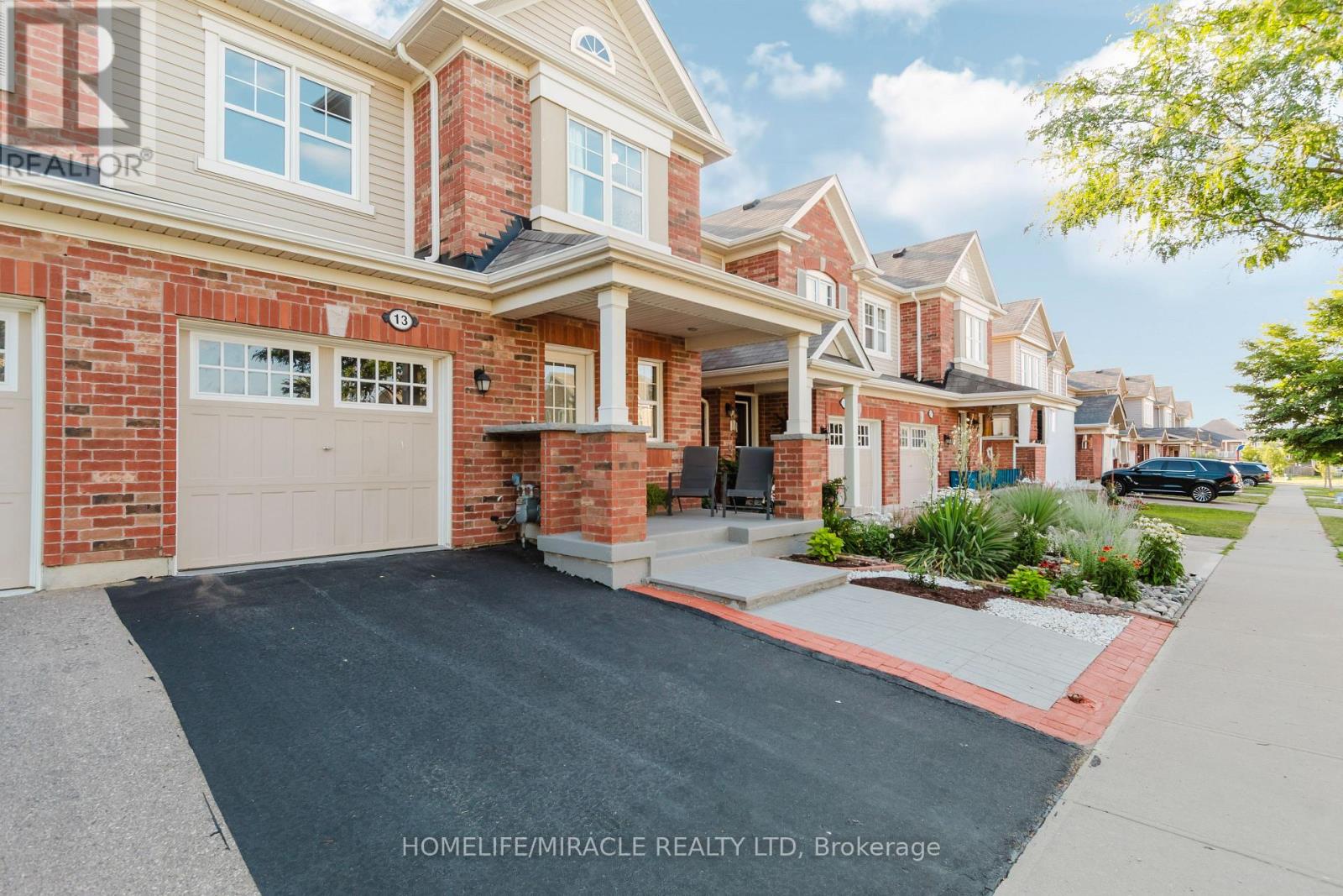 13 ARBOURVIEW CRESCENT - Image 4