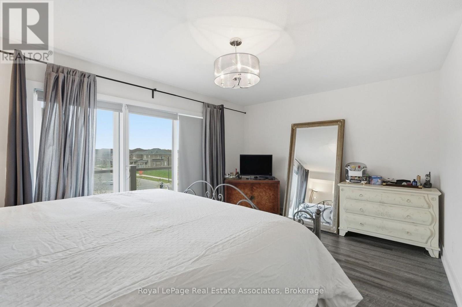 #23 261 SKINNER ROAD - 32