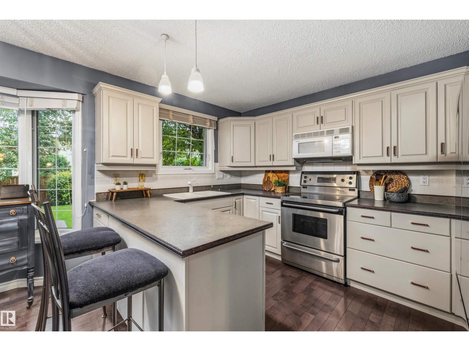 15915 112 ST NW - 10