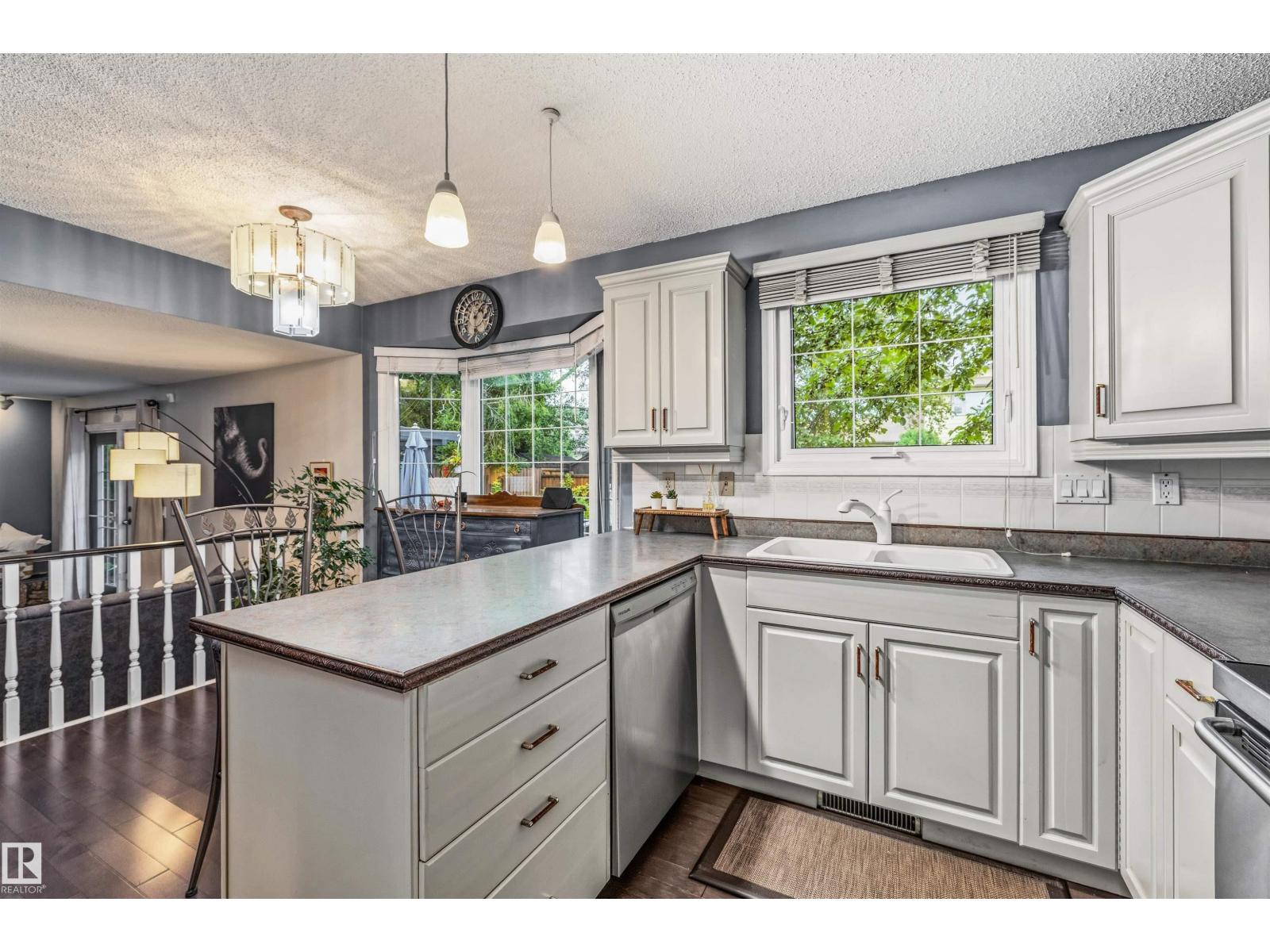 15915 112 ST NW - 13