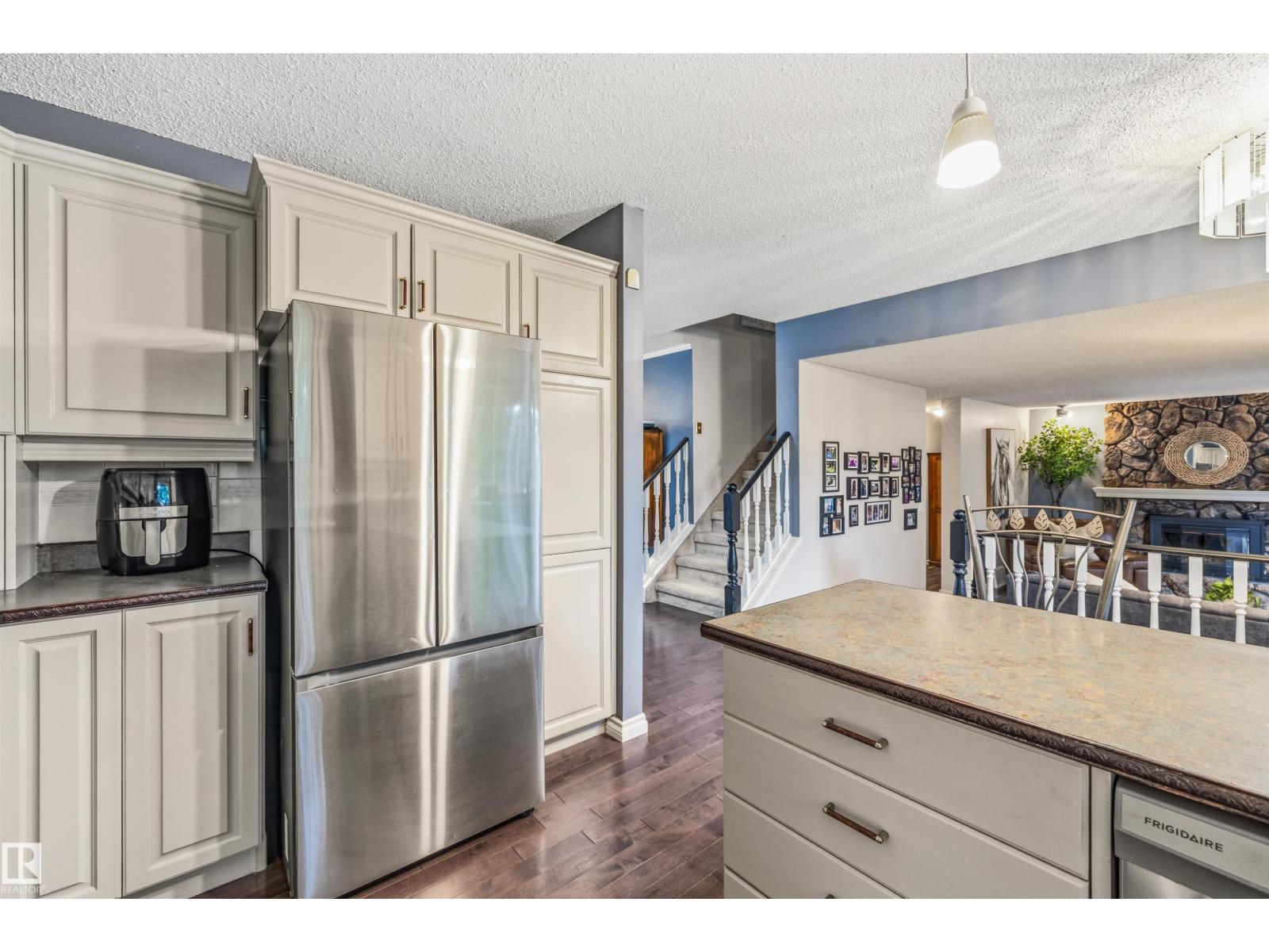 15915 112 ST NW - 14