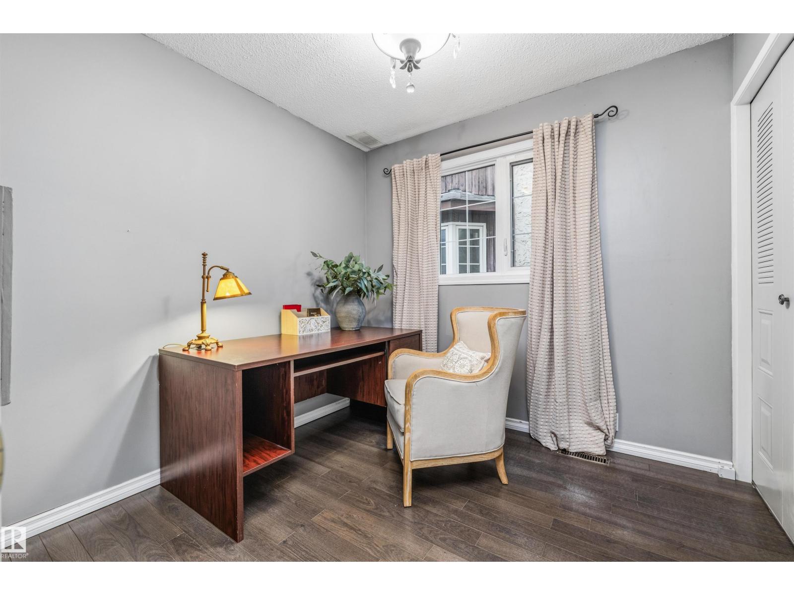 15915 112 ST NW - 20