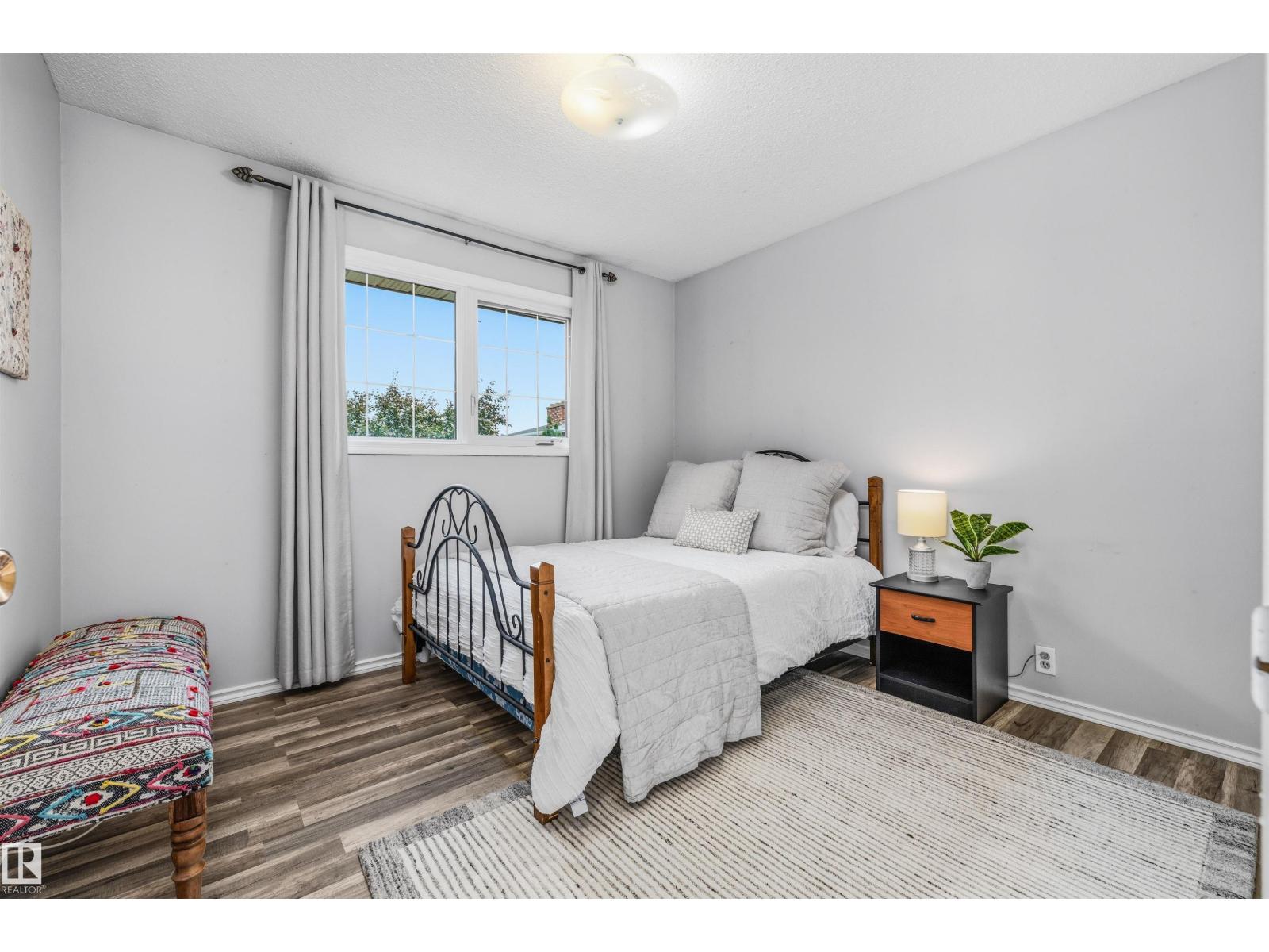 15915 112 ST NW - 28