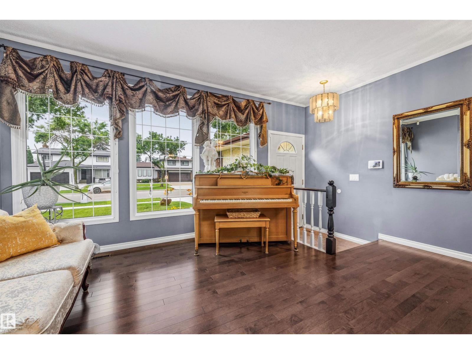 15915 112 ST NW - 3