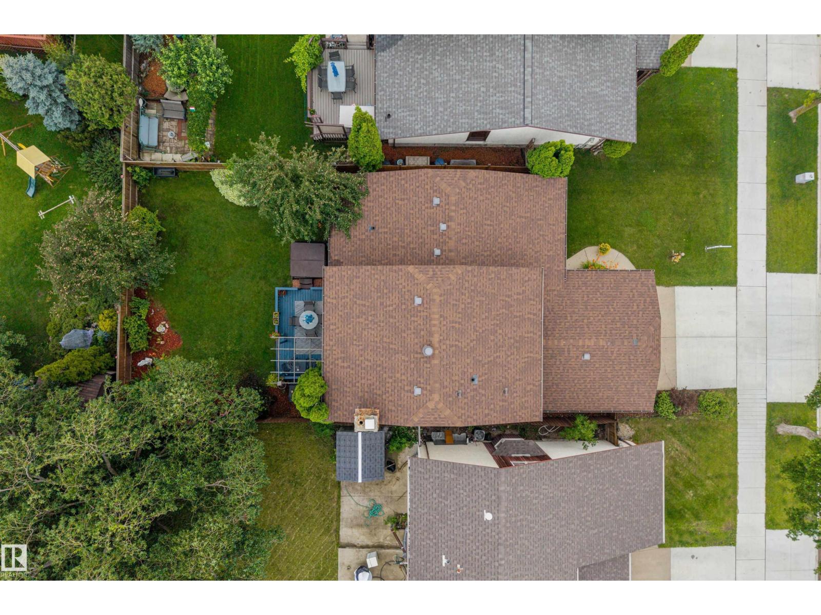 15915 112 ST NW - 44
