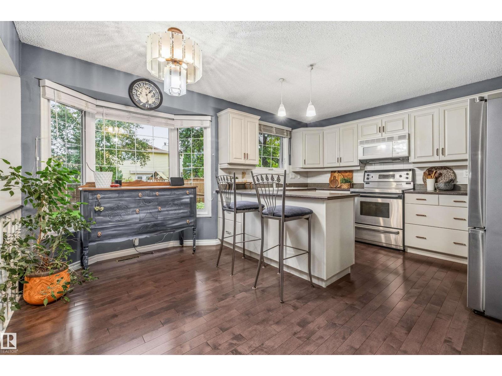 15915 112 ST NW - 9