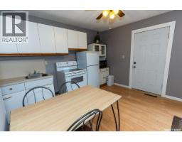 402 Grand Avenue, Luseland, SK S0L2A0 Photo 38