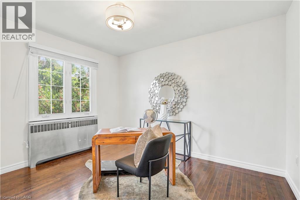 545 MOHAWK Road W - 11