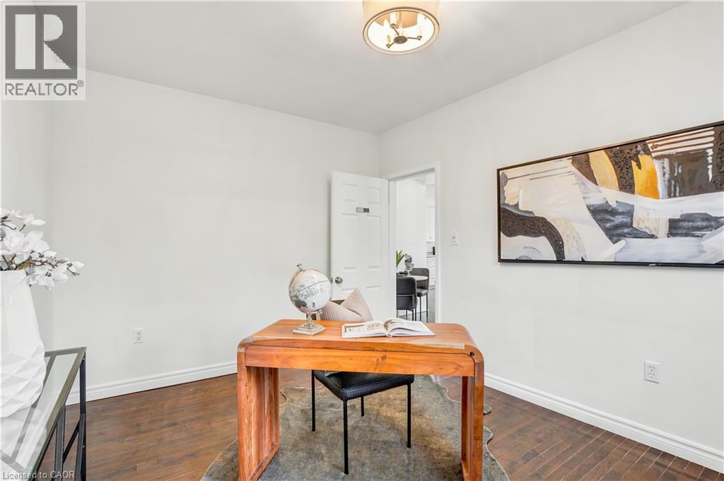545 MOHAWK Road W - 12