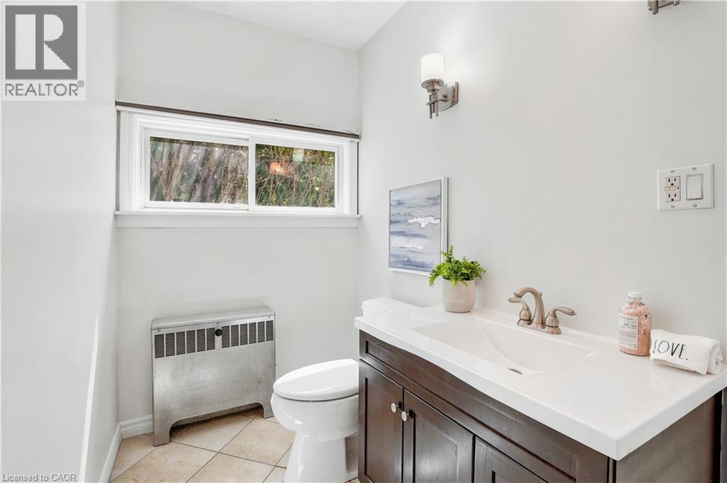 545 MOHAWK Road W - 14
