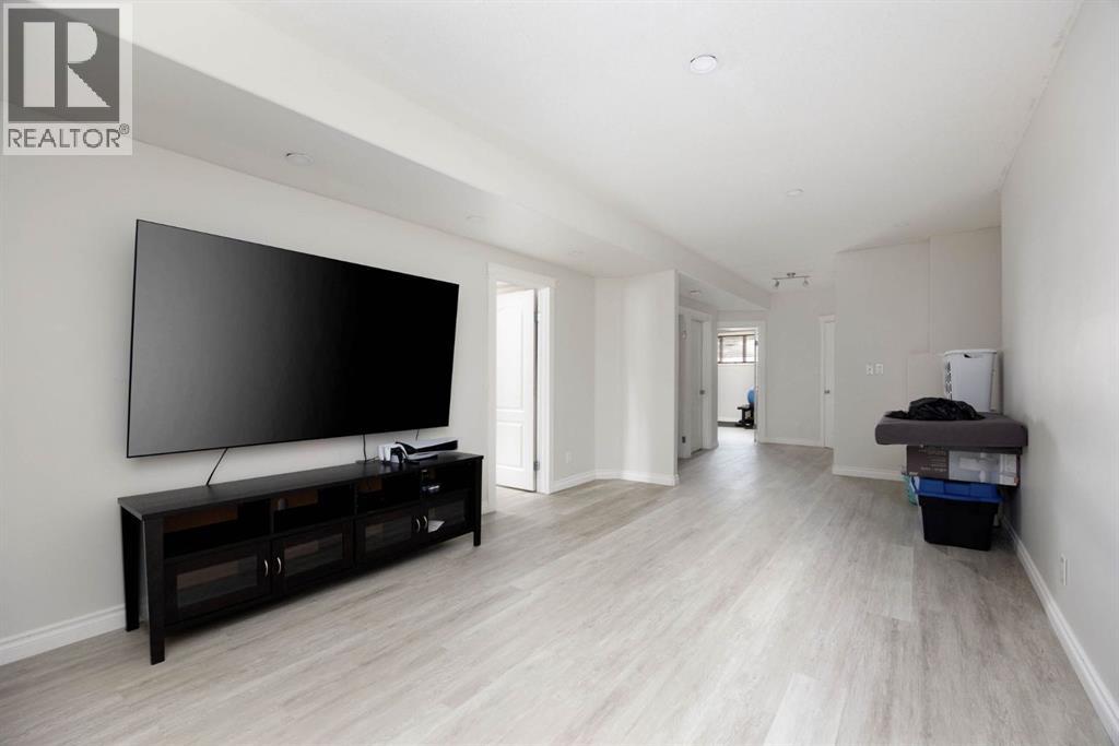 136 Parry Crescent - 18