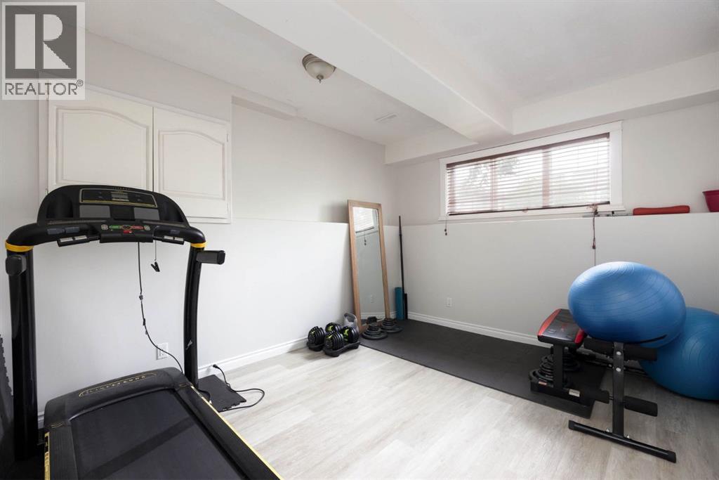 136 Parry Crescent - 21
