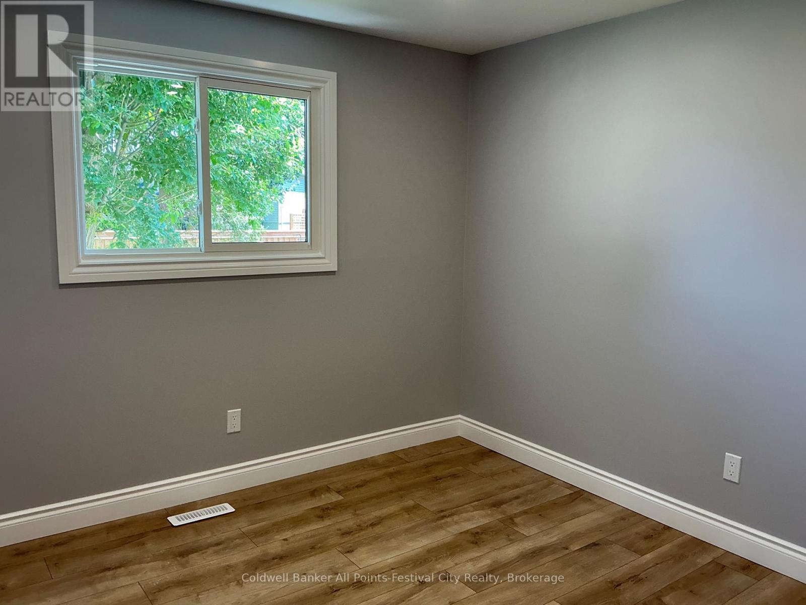 237 WELLINGTON STREET - Image 32