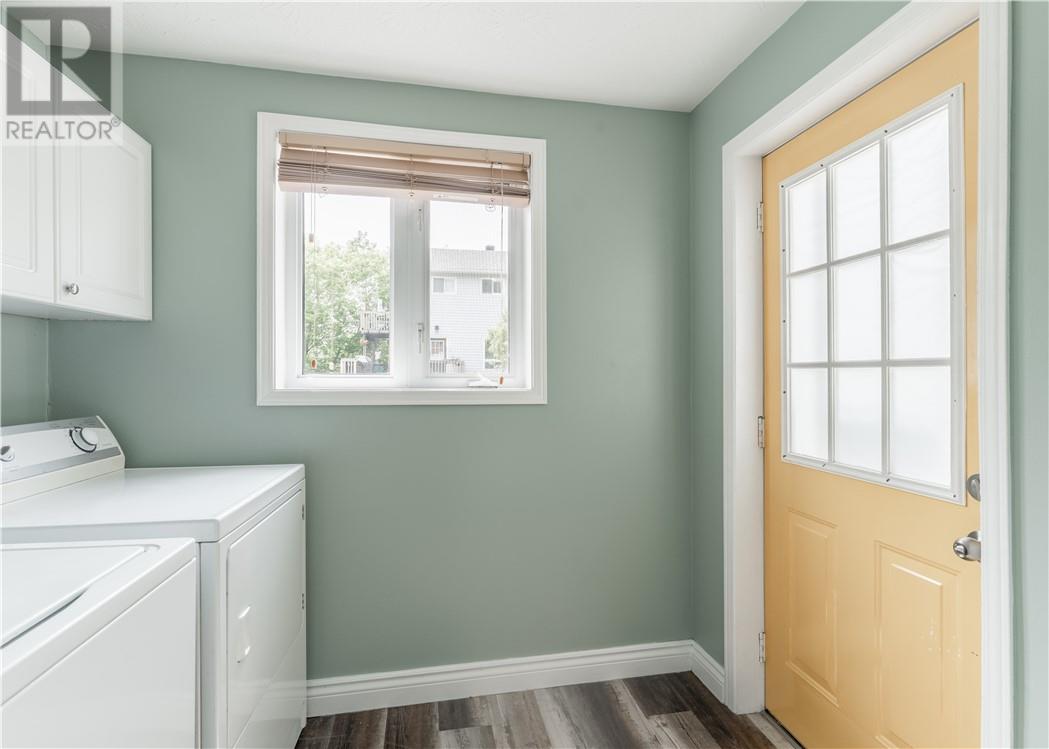 1561 Weller Street - Image 20