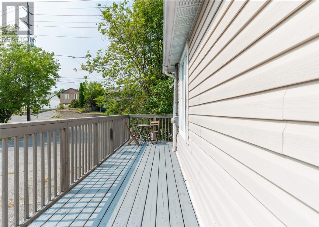 1561 Weller Street - Image 21