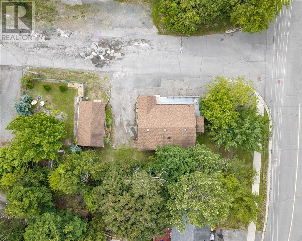 1561 Weller Street - 26