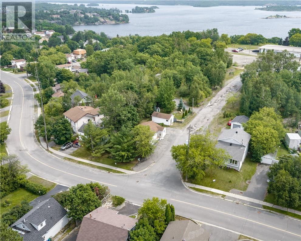 1561 Weller Street - 28