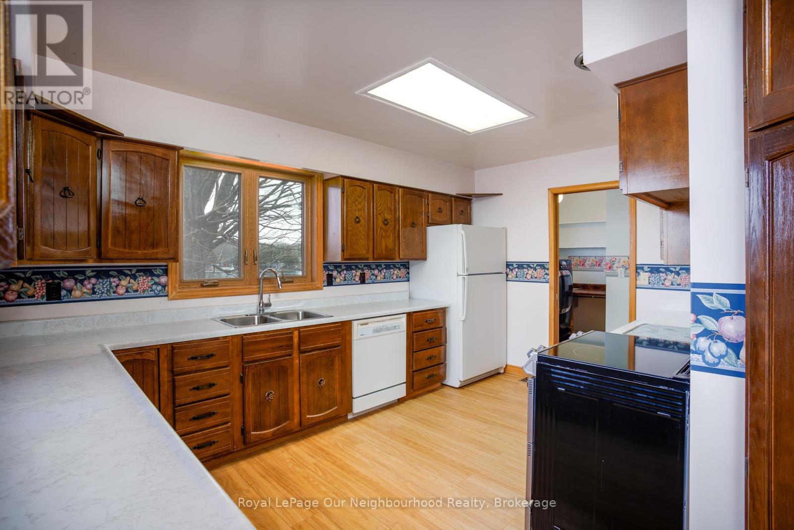 18 ROSECLIFF COURT - 22