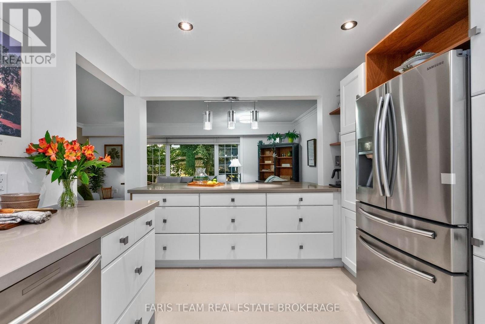 44 JEFFERY STREET - 11