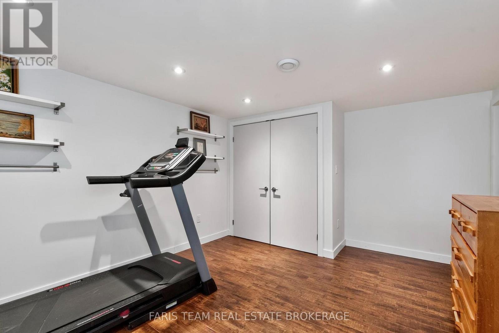 44 JEFFERY STREET - 32