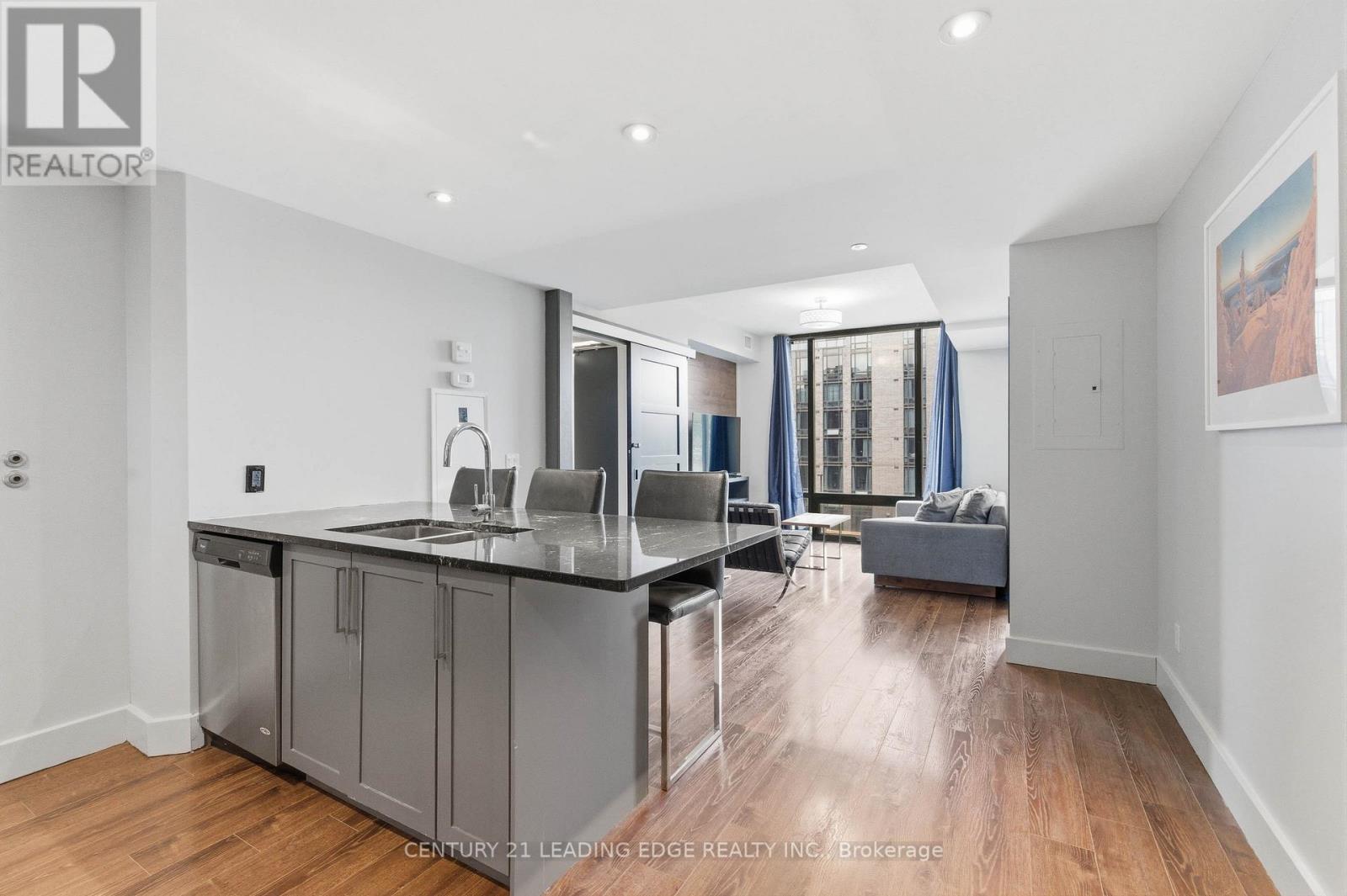 #C533 330 PHILLIP STREET - 1