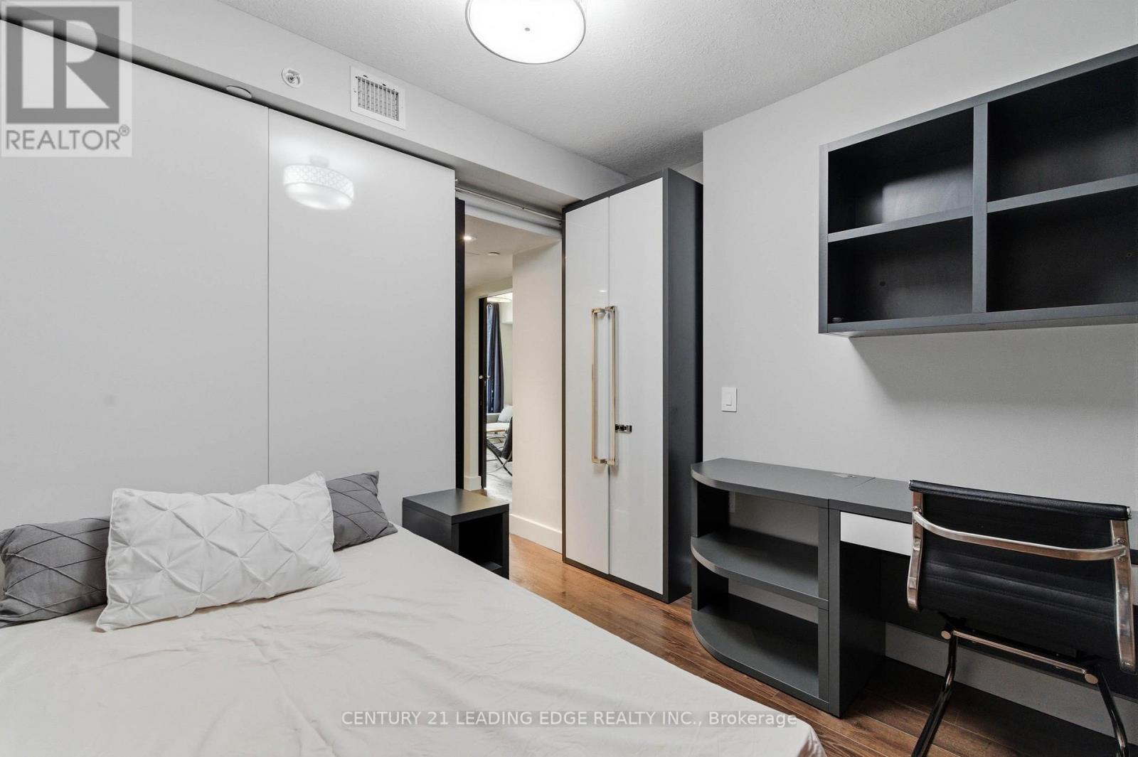 #C533 330 PHILLIP STREET - 17