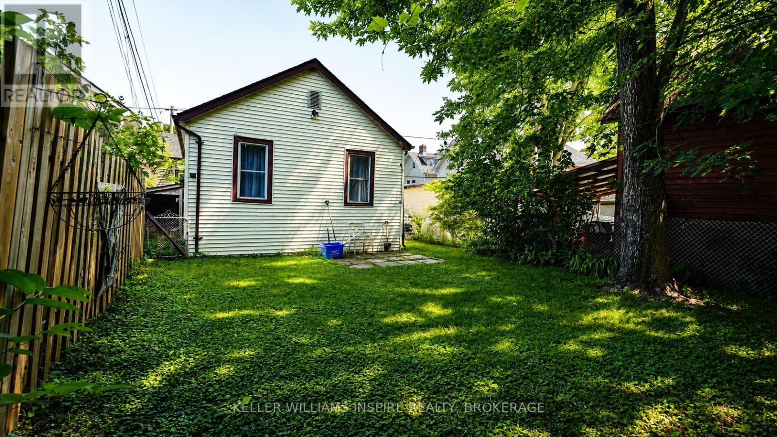 92 ELM STREET - 18