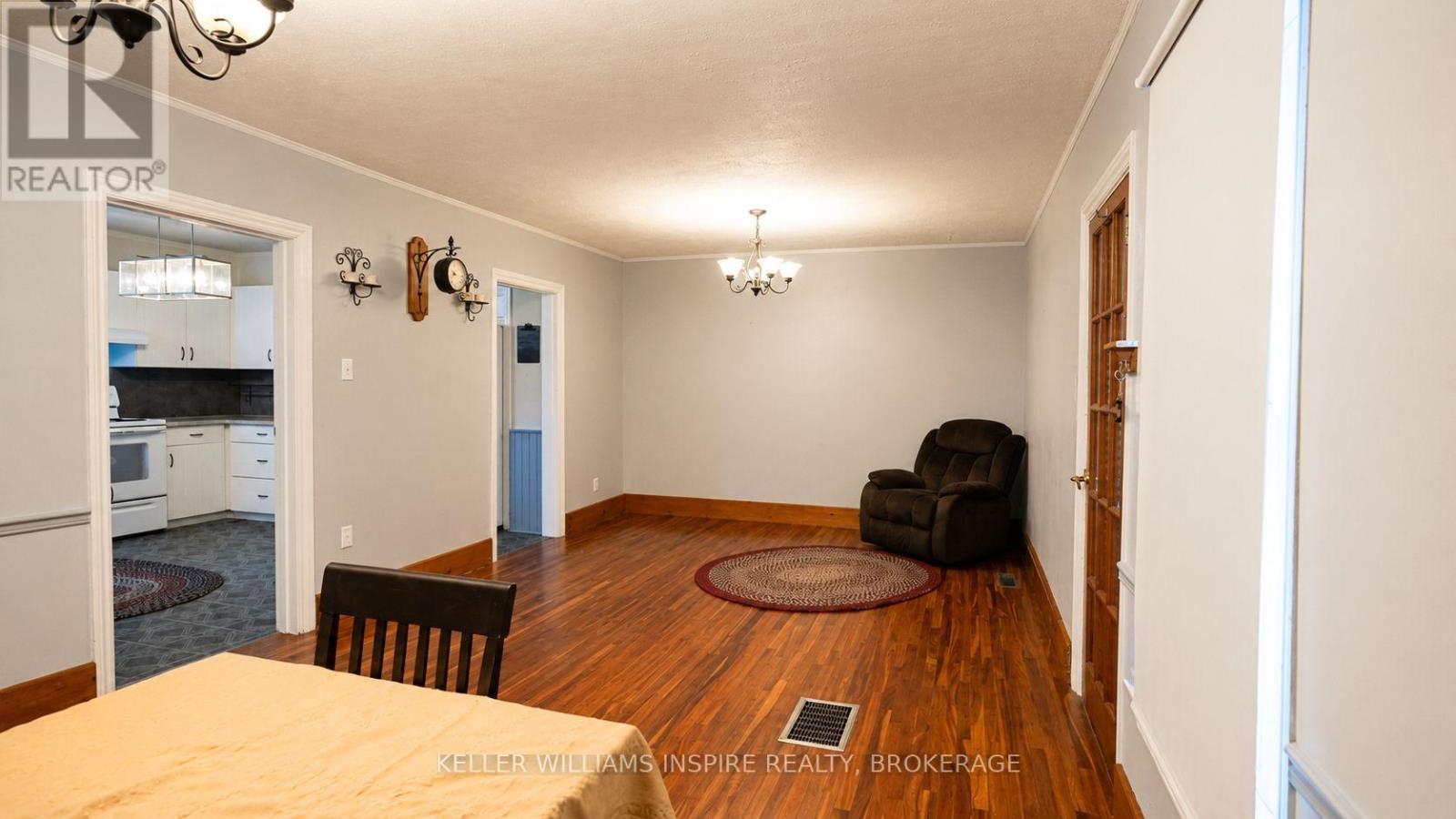 92 ELM STREET - 7