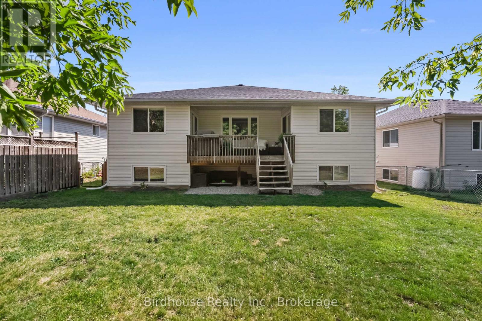 50 BIRCH CRESCENT - 30