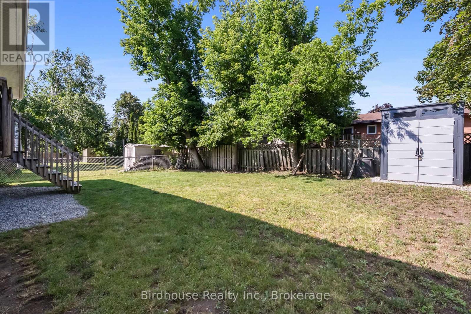 50 BIRCH CRESCENT - 34