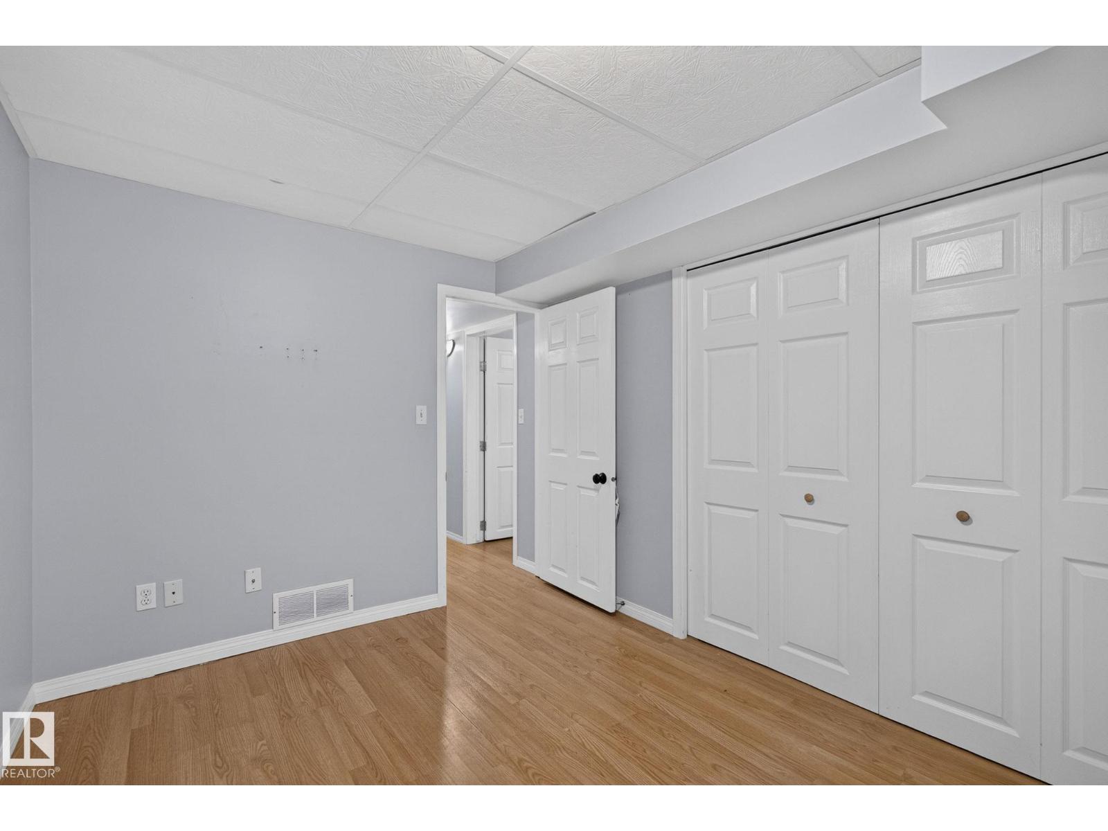 9258 91 ST NW - 44