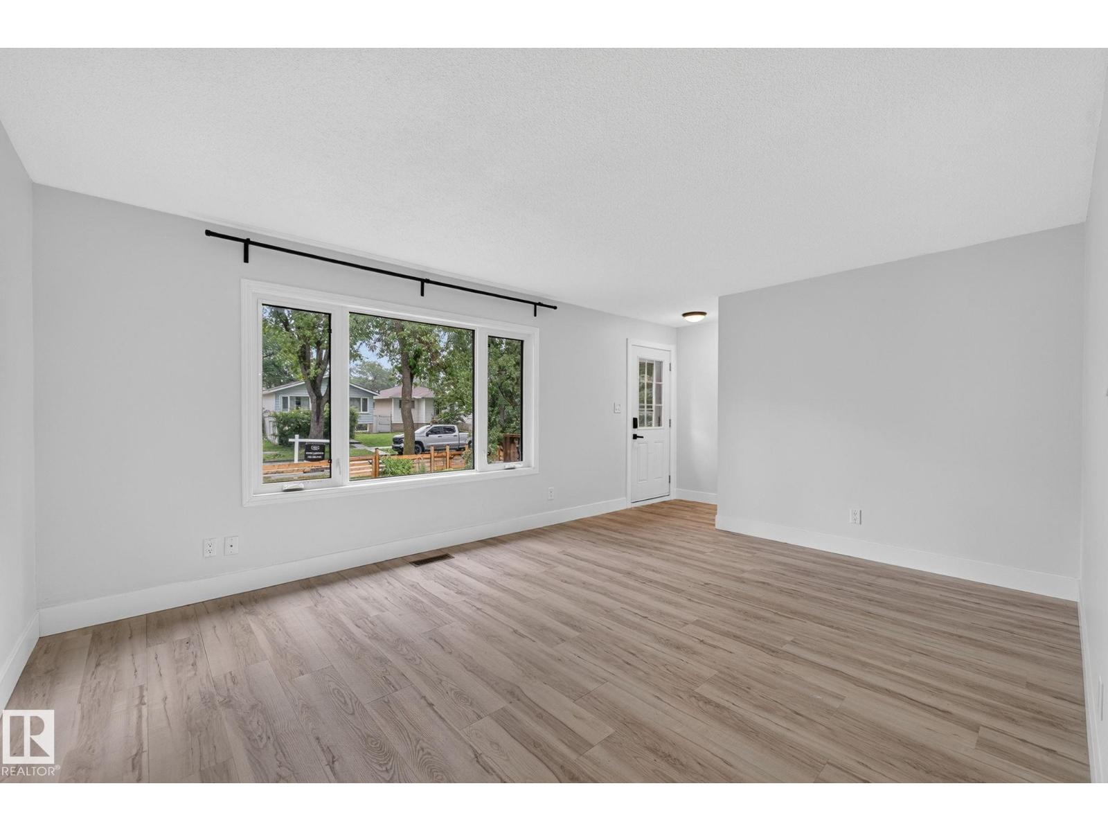 9258 91 ST NW - 5