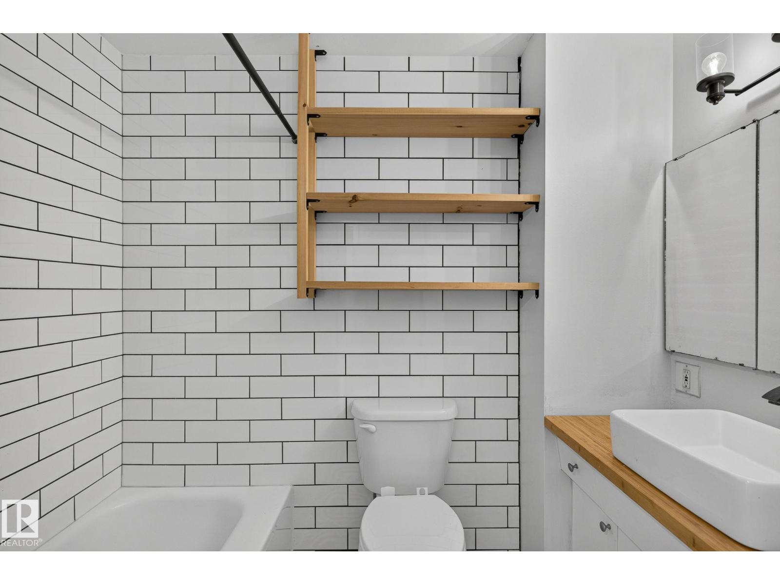9258 91 ST NW - 17