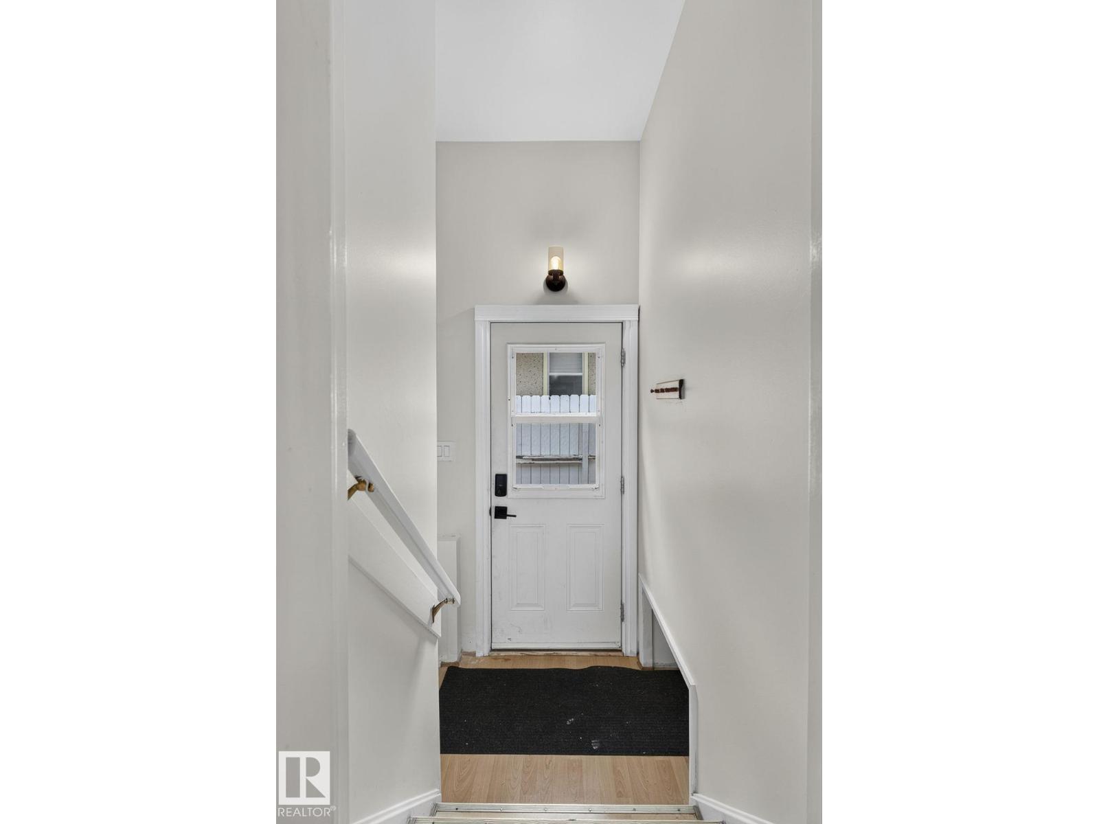 9258 91 ST NW - 27