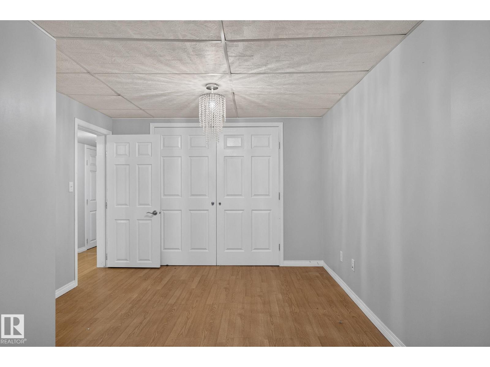 9258 91 ST NW - 42