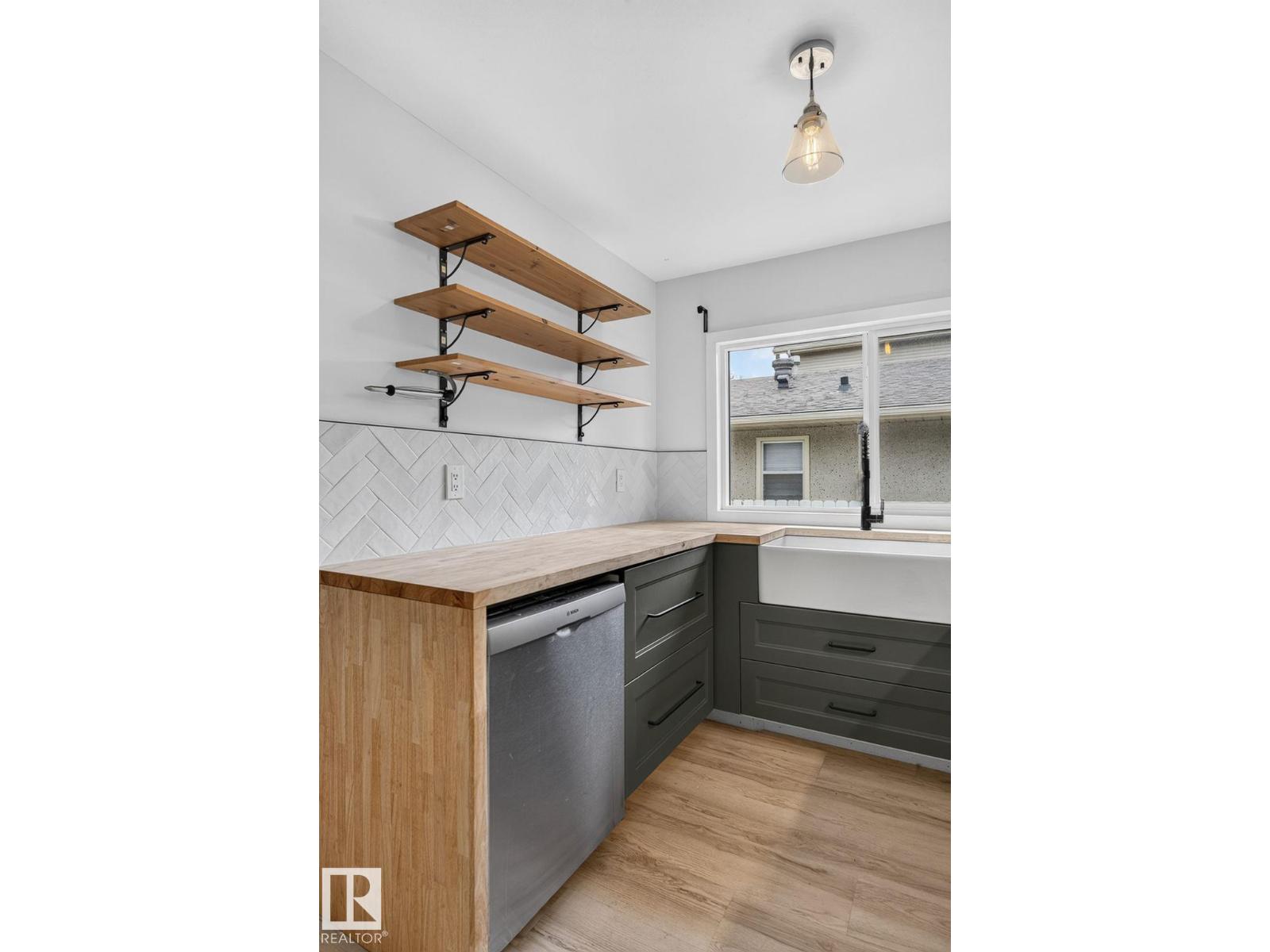 9258 91 ST NW - 14