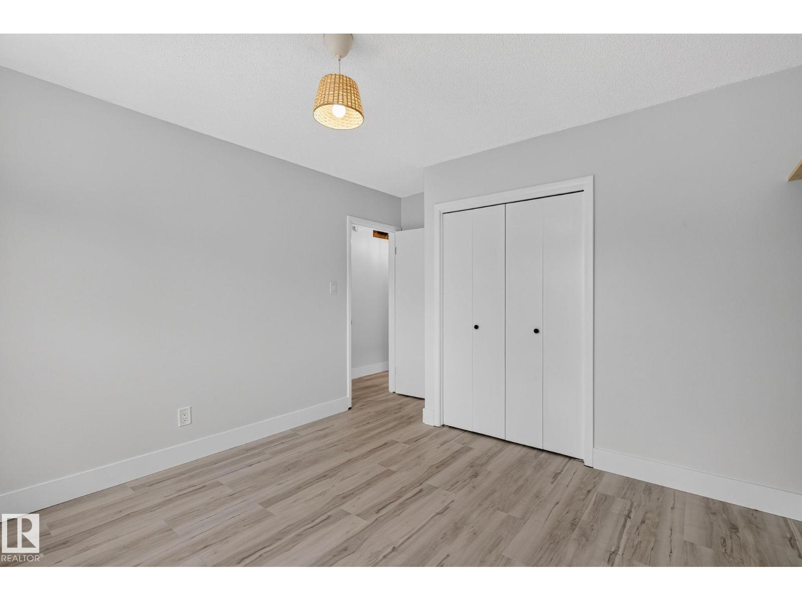 9258 91 ST NW - 23