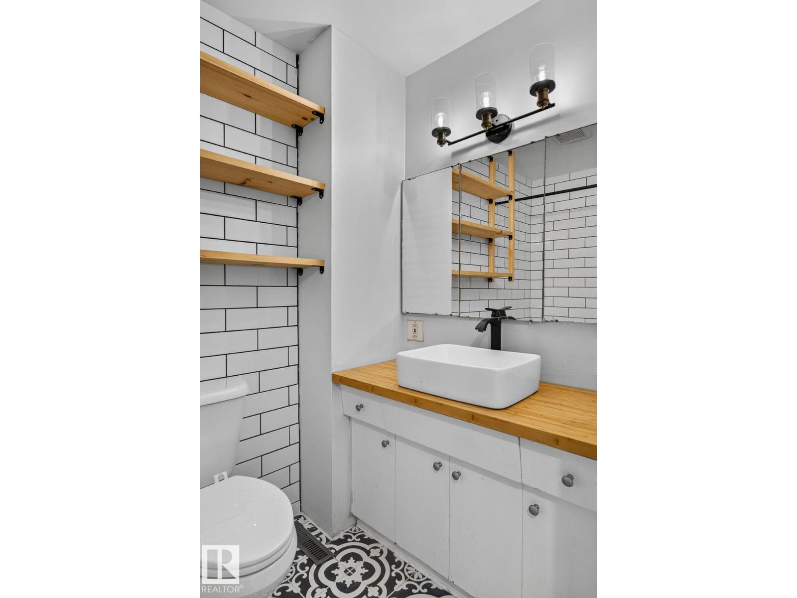 9258 91 ST NW - 18