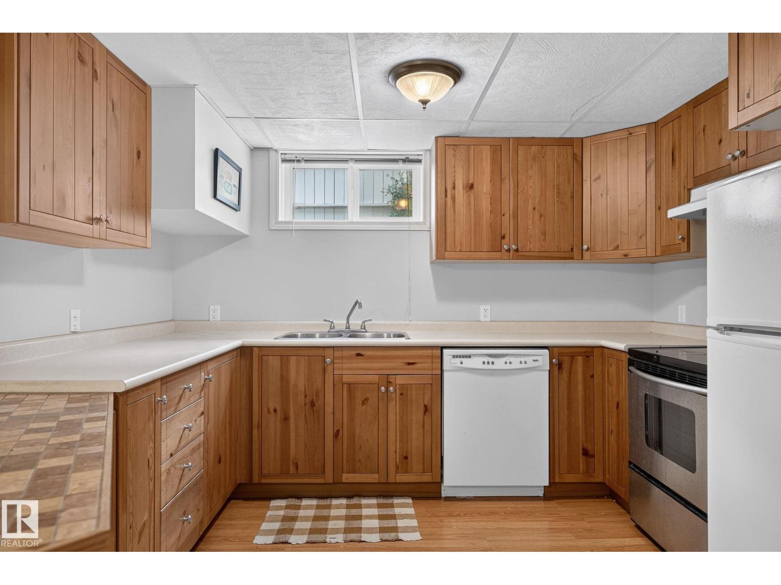 9258 91 ST NW - 34