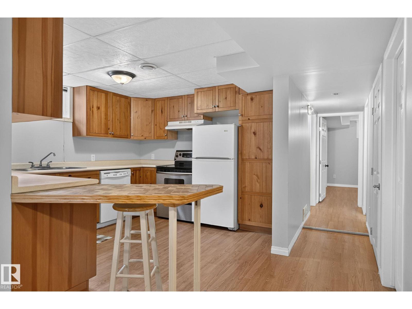9258 91 ST NW - 33