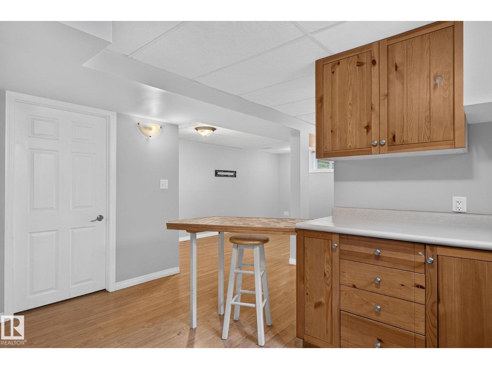 9258 91 ST NW - 35