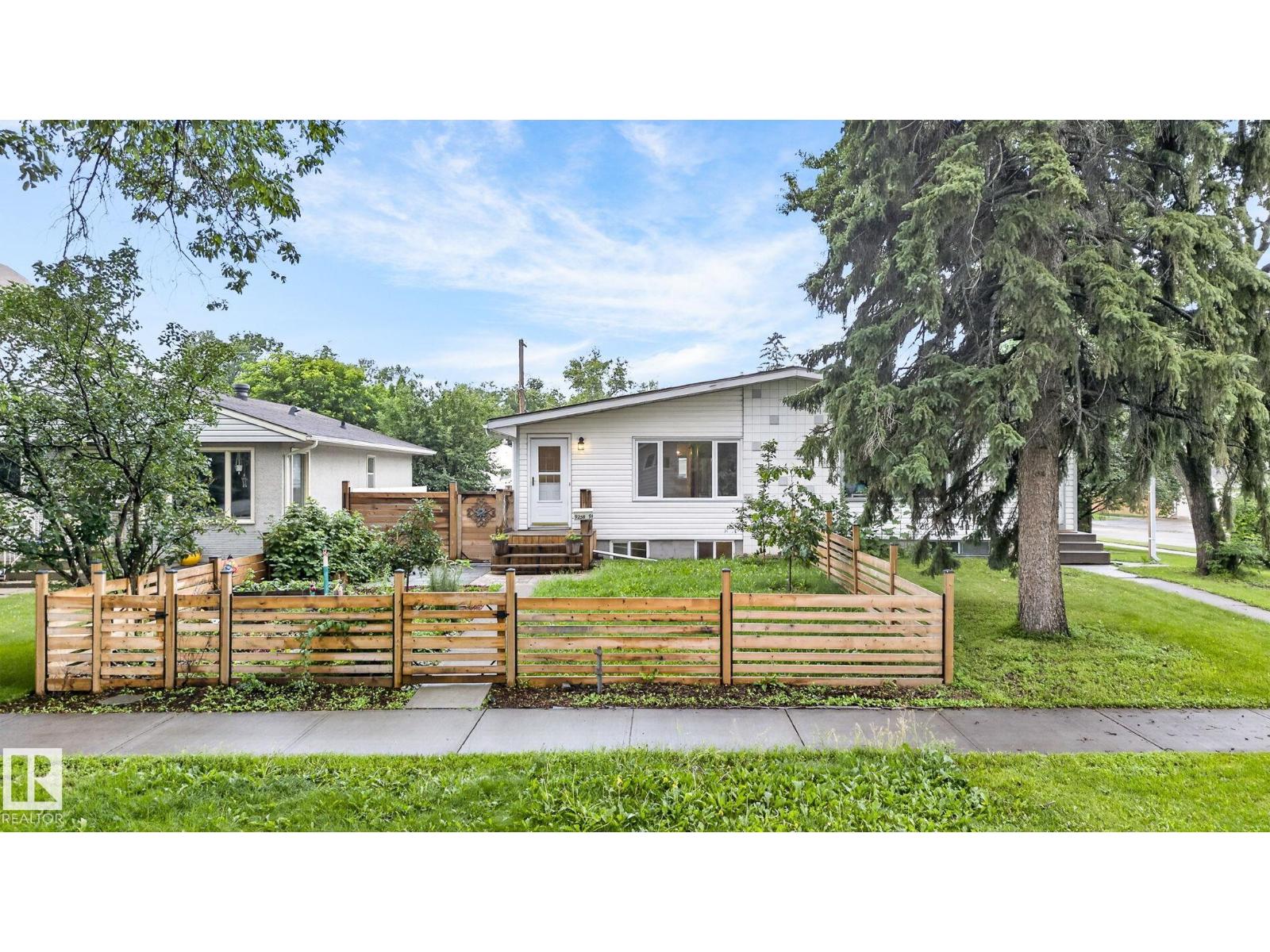 9258 91 ST NW - 61