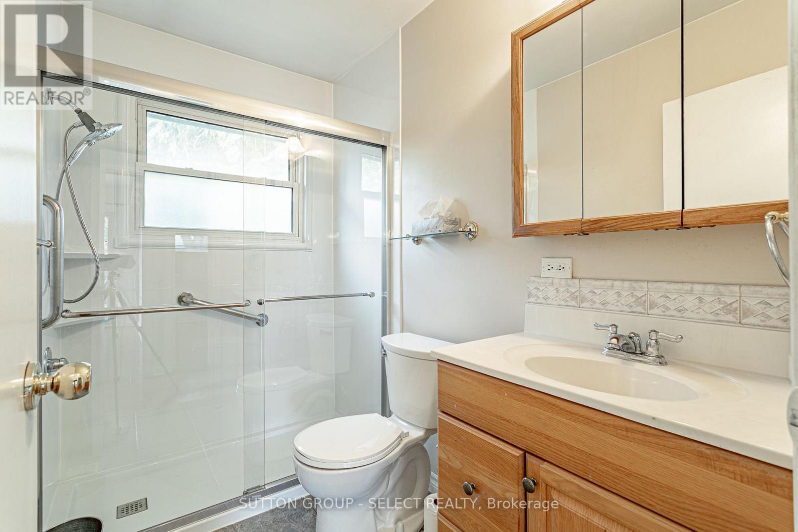 256 TWEEDSMUIR AVENUE - 11